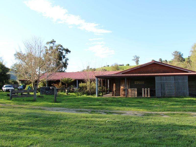 9 Saleyard Road, Buchan VIC 3885