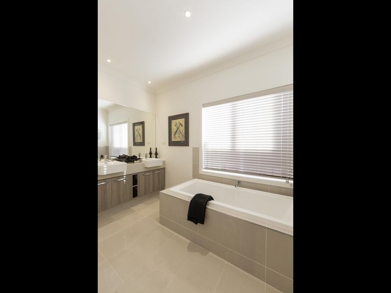 7 Shannon Boulevard, Bairnsdale VIC 3875