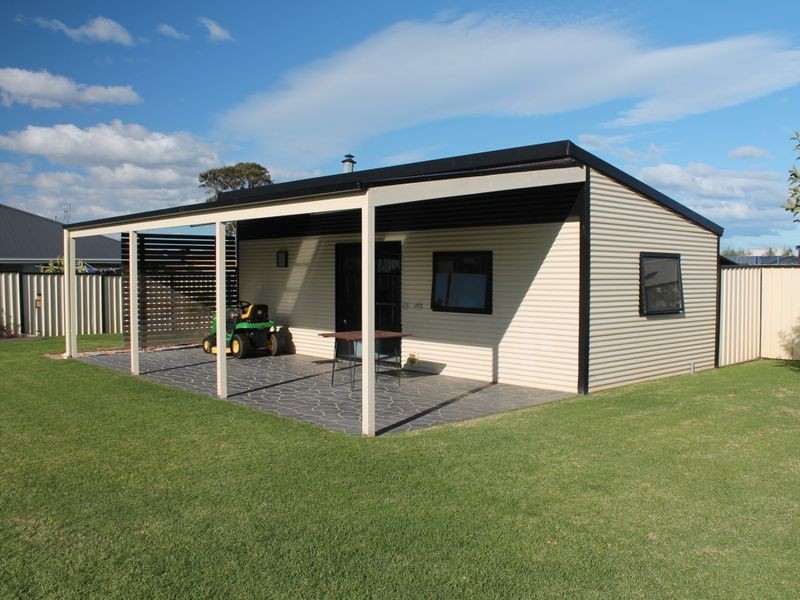 68 Gatehouse Drive, Bairnsdale VIC 3875