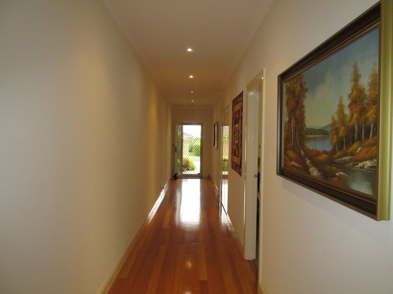 2/12B Balmoral Cresent, Bairnsdale VIC 3875