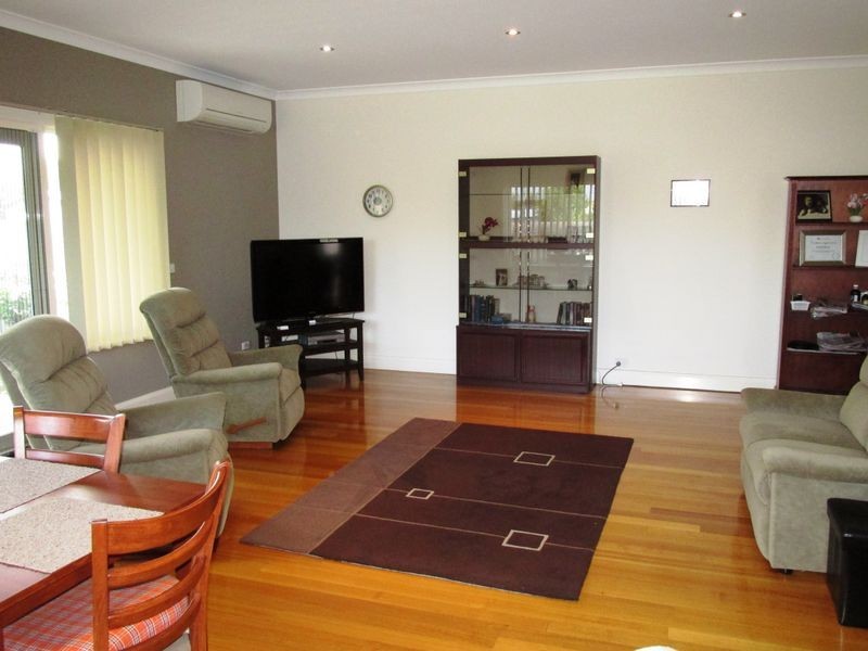 2/12B Balmoral Cresent, Bairnsdale VIC 3875