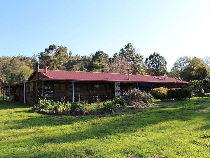 No 9 Saleyard Road, Buchan VIC 3885