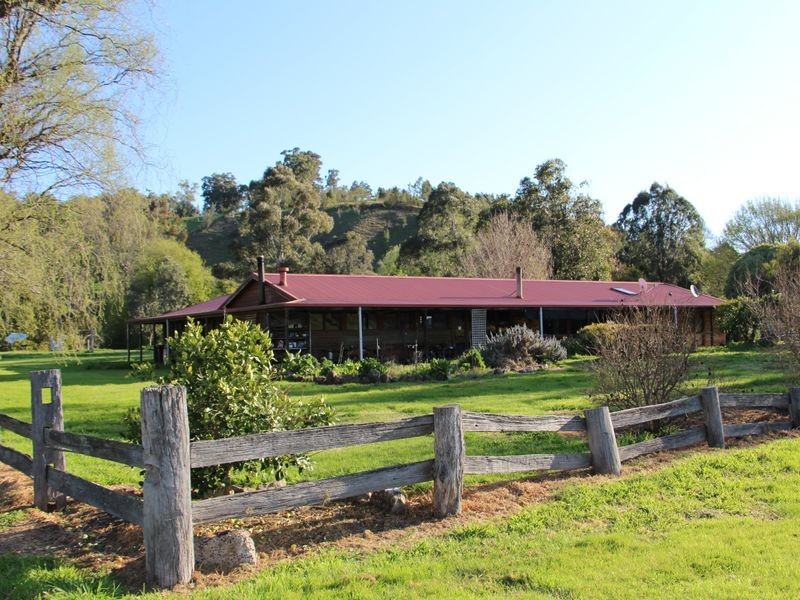 No 9 Saleyard Road, Buchan VIC 3885