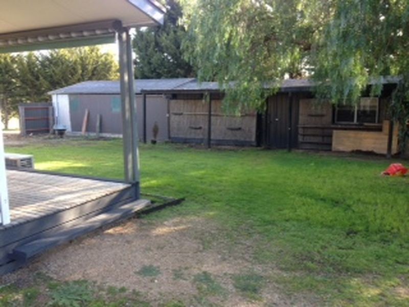 10 Hazeldene Crescent, Nicholson VIC 3882