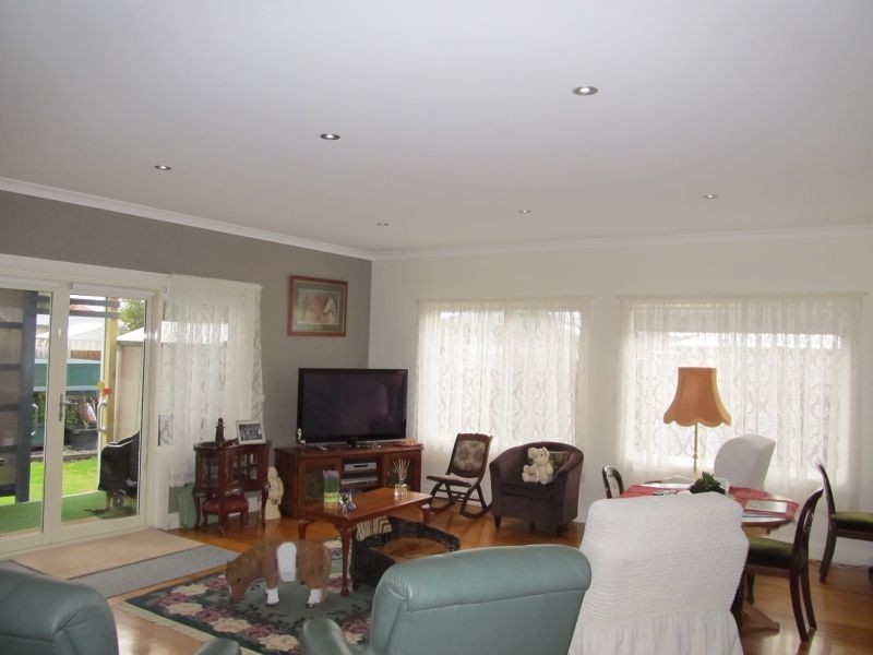 1/12B Balmoral Crescent, Bairnsdale VIC 3875