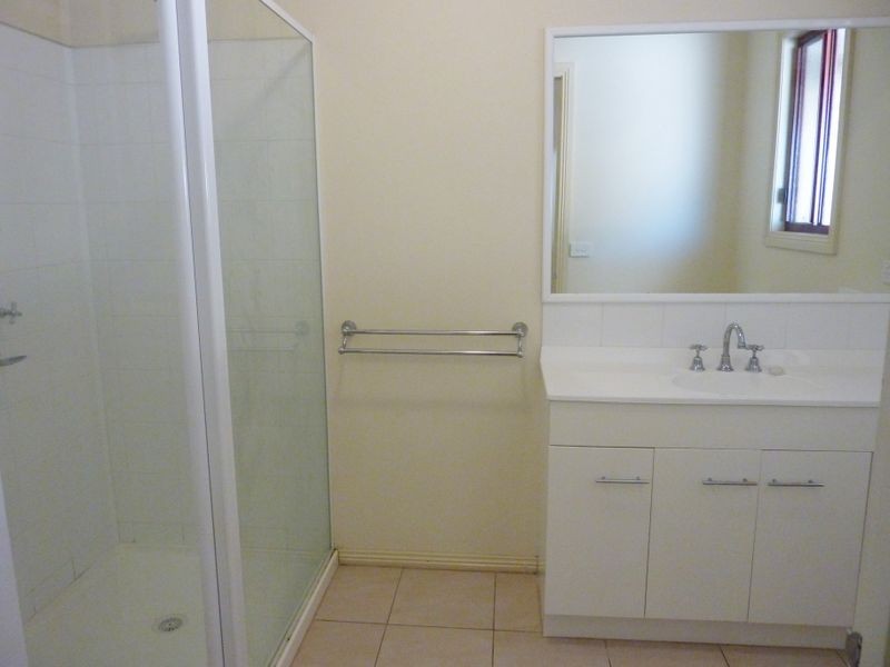 1/150 Princes Highway, Lucknow VIC 3875