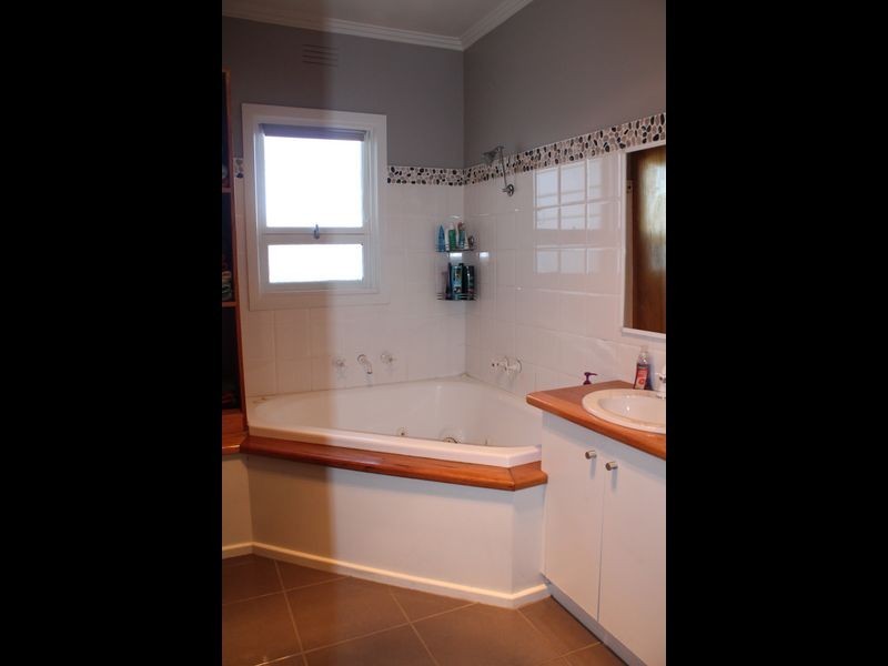 5 Day Street, Bairnsdale VIC 3875