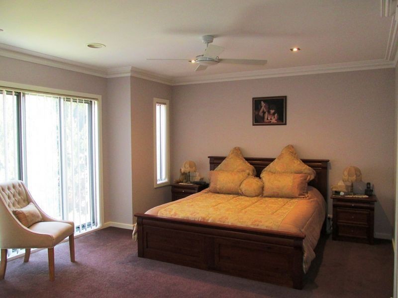 24 Deakin Avenue, Bairnsdale VIC 3875