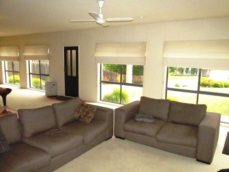9 The Grange, Bairnsdale VIC 3875