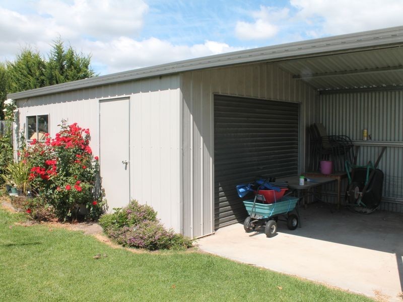 22 Deakin Avenue, Bairnsdale VIC 3875