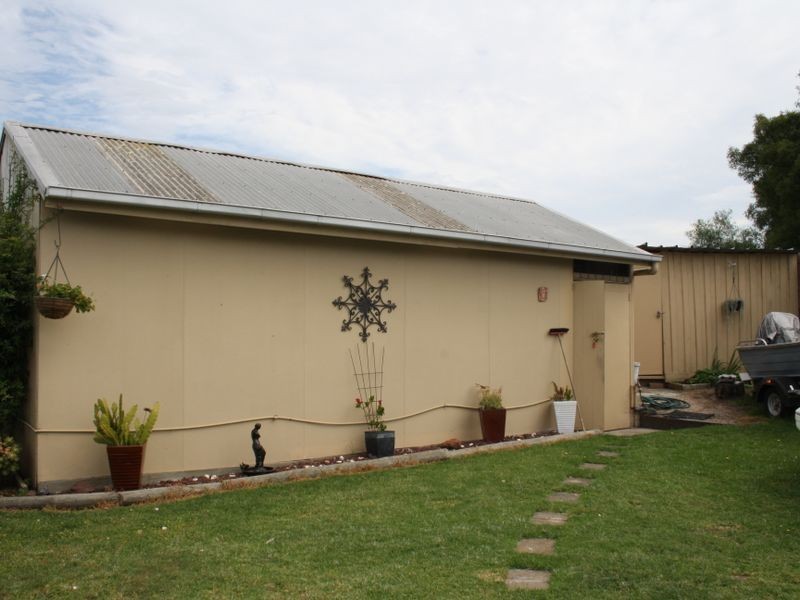 8 Moon Court, Bairnsdale VIC 3875