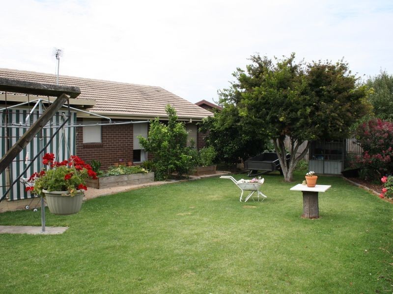 8 Moon Court, Bairnsdale VIC 3875