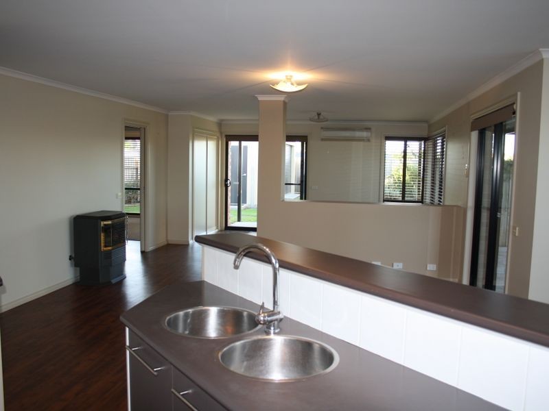 26 Balmoral Crescent, Bairnsdale VIC 3875