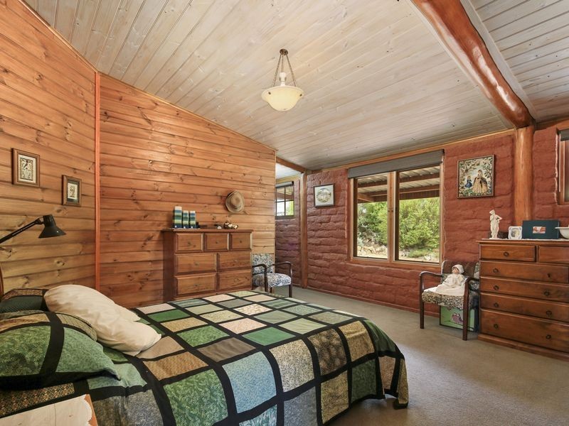 245 Waterholes Road Via Bairnsdale, Clifton Creek VIC 3875