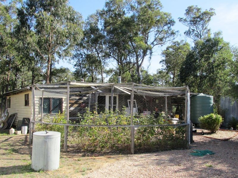 245 Waterholes Road Via Bairnsdale, Clifton Creek VIC 3875