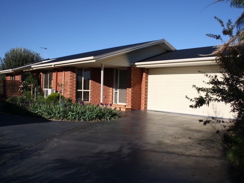 38 Balmoral Crescent, Bairnsdale VIC 3875