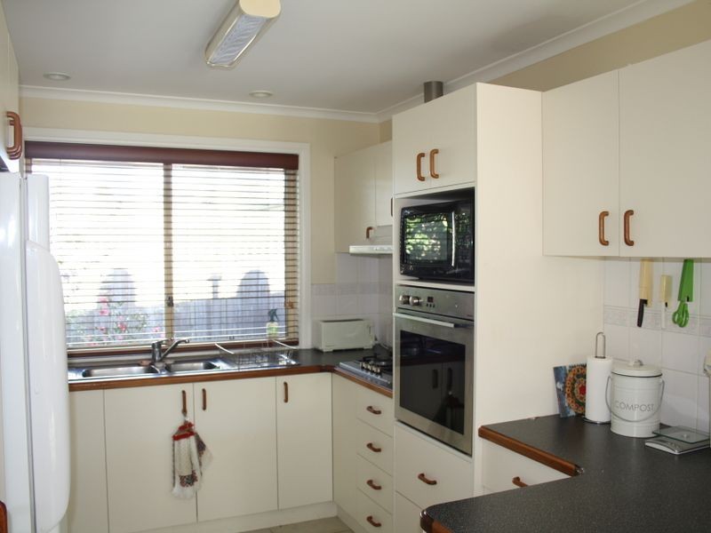 38 Balmoral Crescent, Bairnsdale VIC 3875