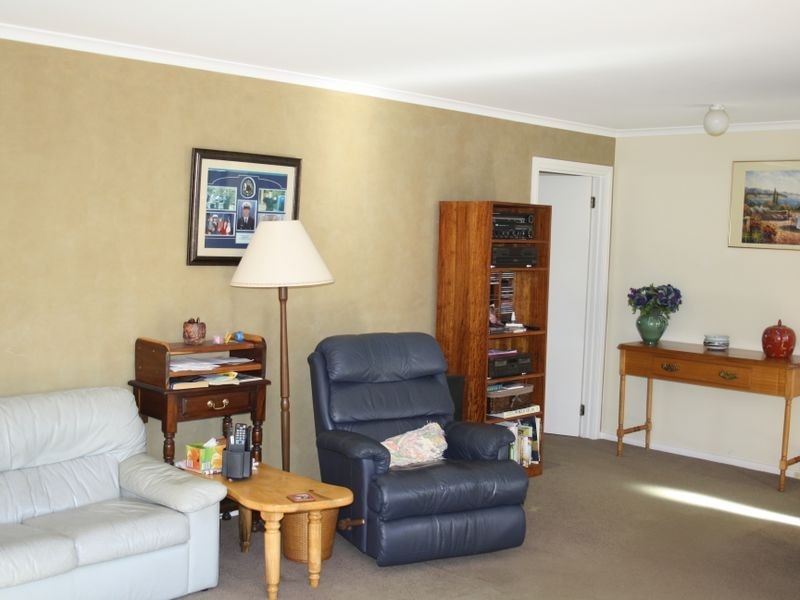 38 Balmoral Crescent, Bairnsdale VIC 3875