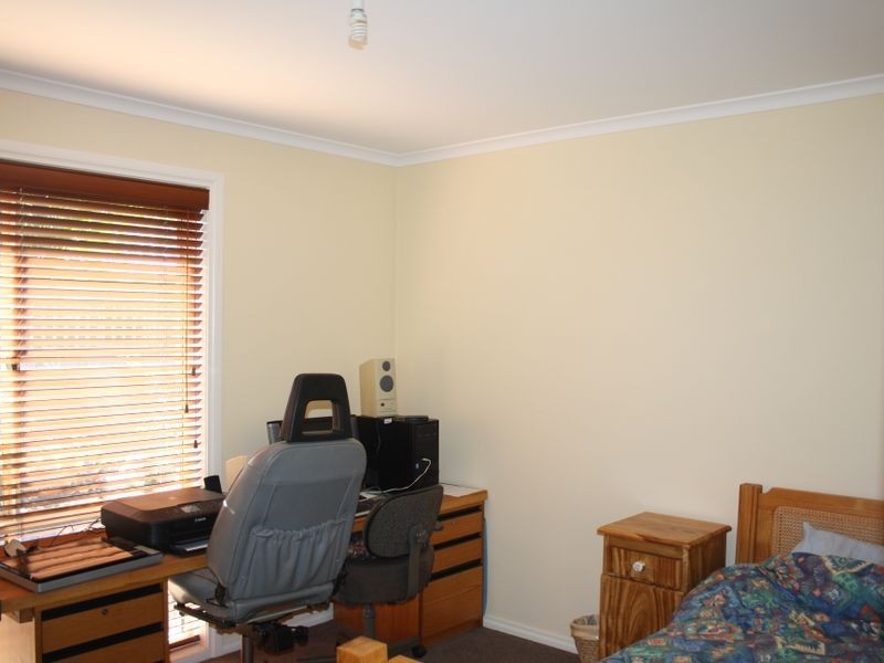 38 Balmoral Crescent, Bairnsdale VIC 3875