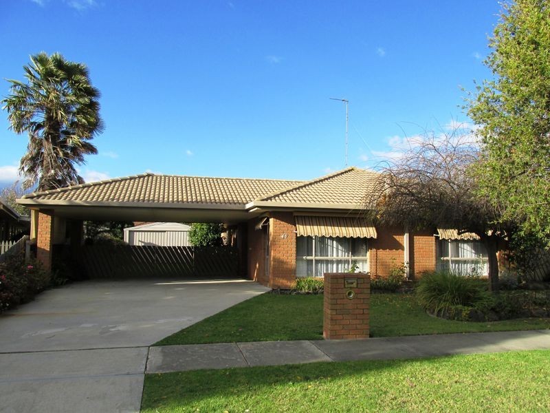 46 Balmoral Crescent, Bairnsdale VIC 3875