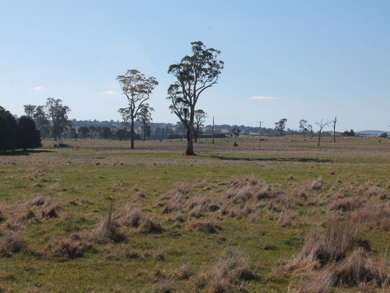 16 Calverts Road, Hillside VIC 3875