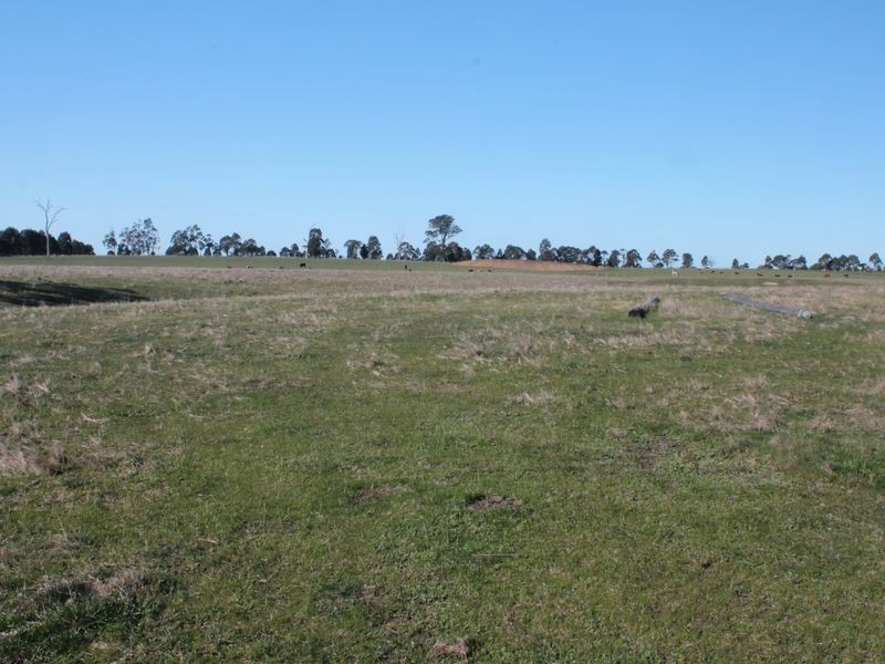 16 Calverts Road, Hillside VIC 3875