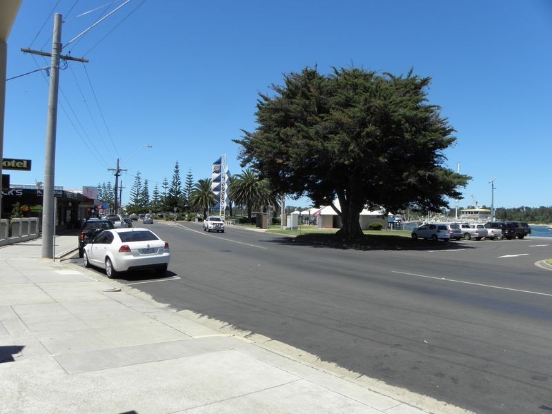 Shop 1/247 Esplanade, Lakes Entrance VIC 3909