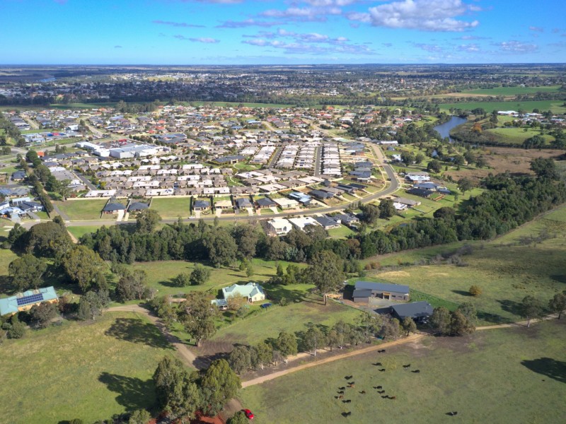 51 McAuleys Road, Wy Yung VIC 3875