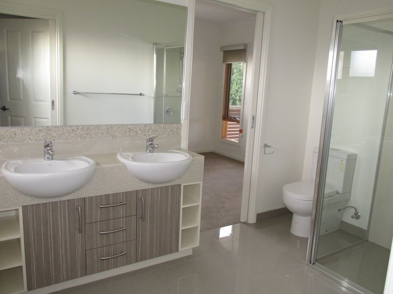 2/28 Mitchell Street, Bairnsdale VIC 3875