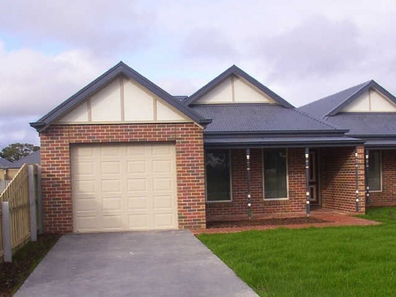 9B Barton Place, Bairnsdale VIC 3875