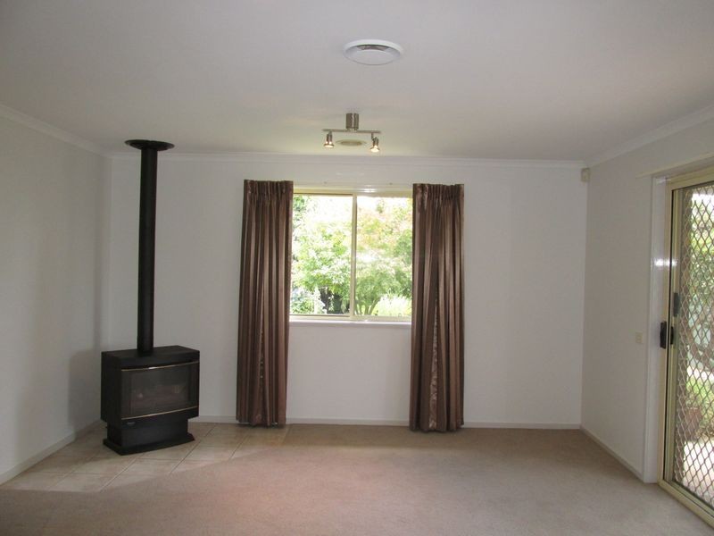 25 Charlton Place, Bairnsdale VIC 3875