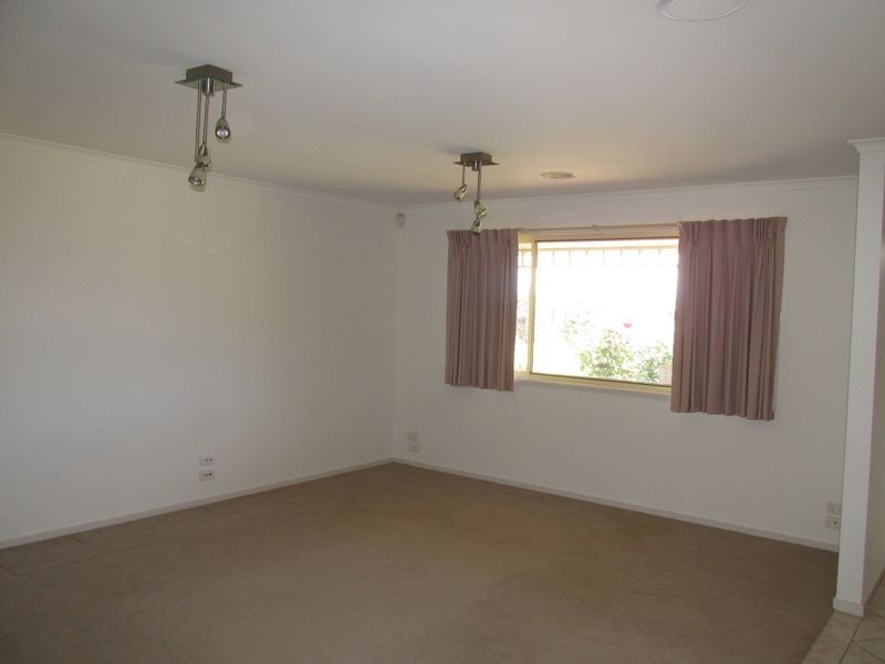 25 Charlton Place, Bairnsdale VIC 3875