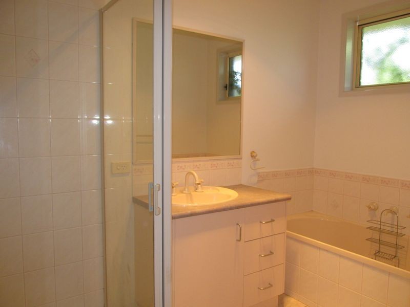 25 Charlton Place, Bairnsdale VIC 3875