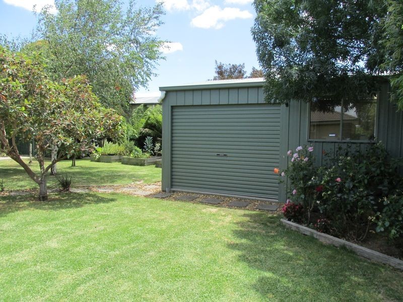 25 Charlton Place, Bairnsdale VIC 3875