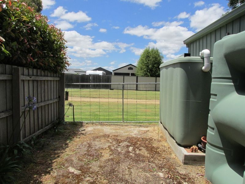 25 Charlton Place, Bairnsdale VIC 3875