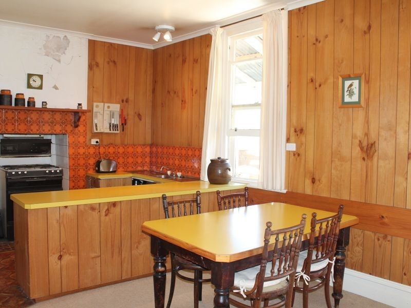 16 Robb Street, Bairnsdale VIC 3875