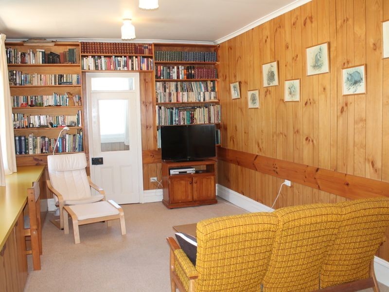 16 Robb Street, Bairnsdale VIC 3875