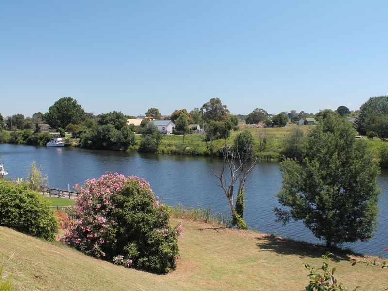 16 Robb Street, Bairnsdale VIC 3875