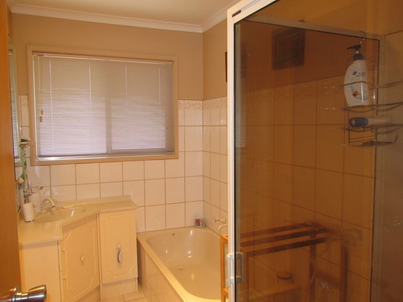 9 Bell Crt, Bairnsdale VIC 3875