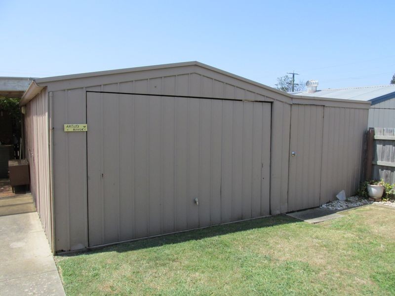 9 Bell Crt, Bairnsdale VIC 3875