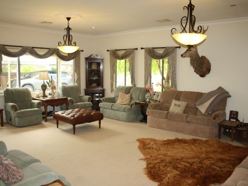 68 Moroney Street, Bairnsdale VIC 3875