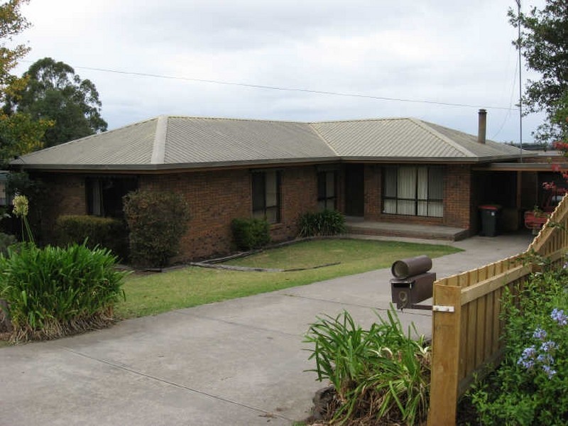 9 Rupert Street, Bairnsdale VIC 3875