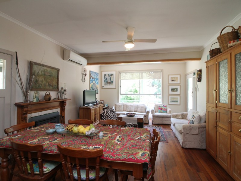 15 Jilwain Avenue, Cabbage Tree Creek VIC 3889