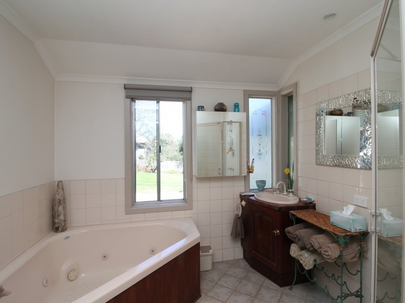 15 Jilwain Avenue, Cabbage Tree Creek VIC 3889