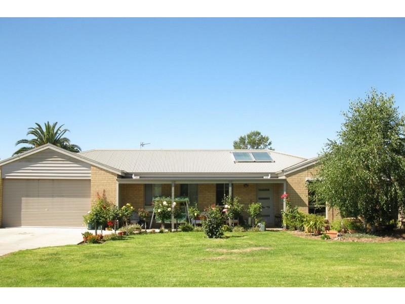 6 Maude Street, Lucknow VIC 3875