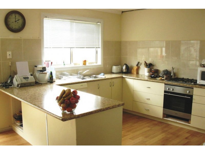 6 Maude Street, Lucknow VIC 3875