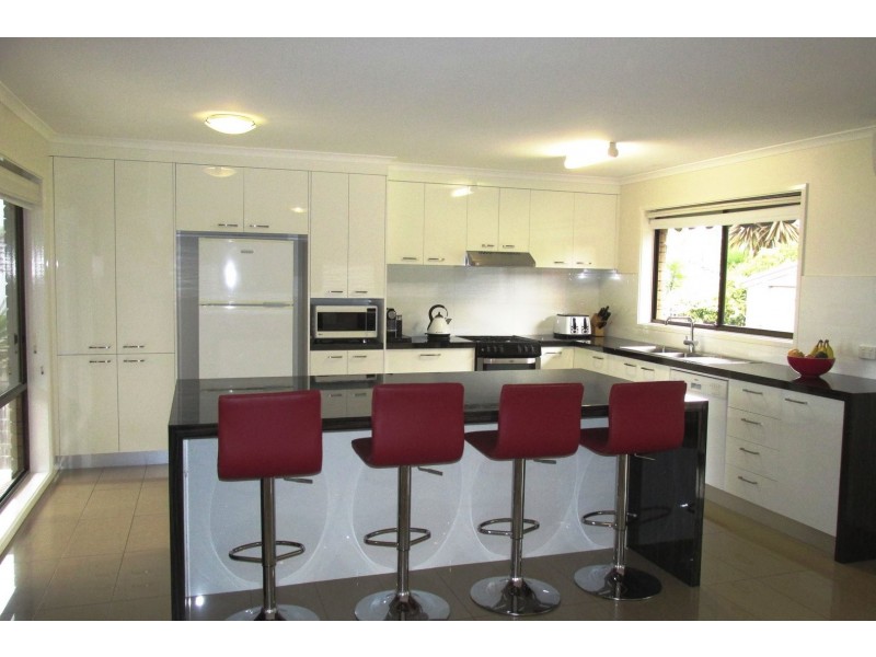 18 Dwyer Street, Wy Yung VIC 3875