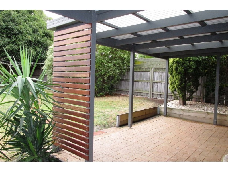 18 Dwyer Street, Wy Yung VIC 3875