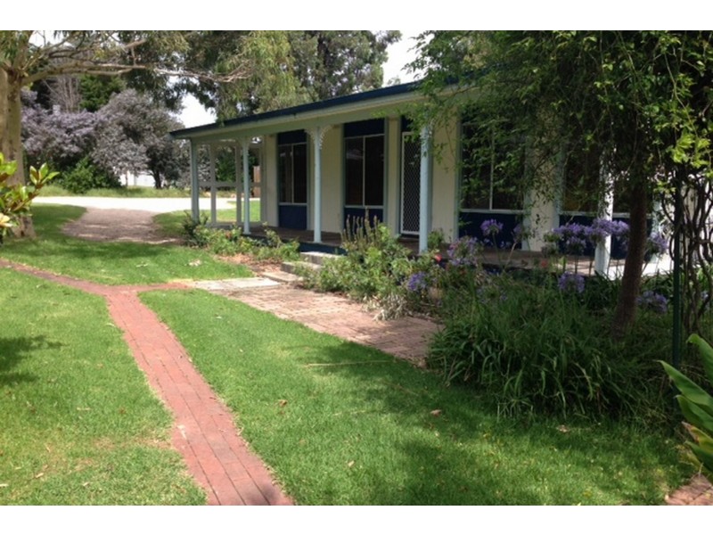 64 Robertsons Road, Kalimna West VIC 3909