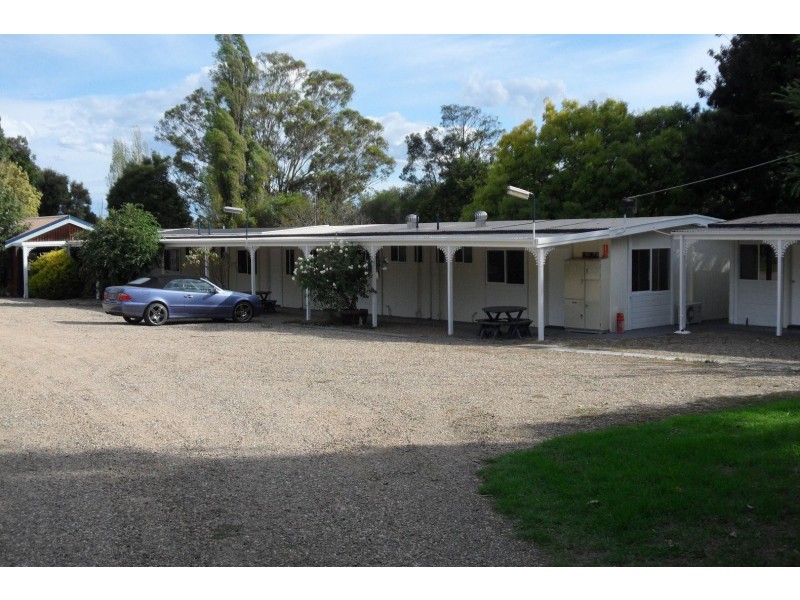 64 Robertsons Road, Kalimna West VIC 3909